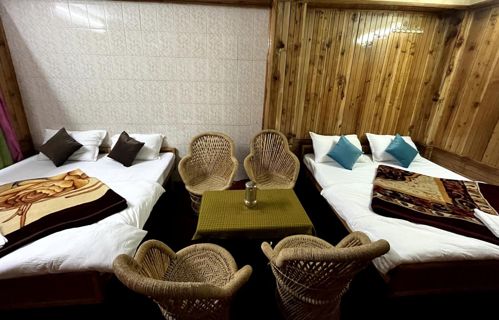 Sojhaholidayinn Shoja Buitenkant foto