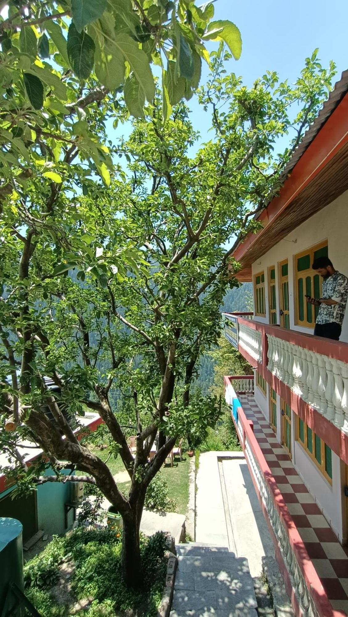 Sojhaholidayinn Shoja Buitenkant foto